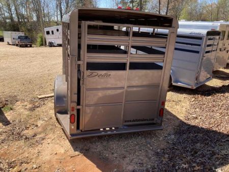 New 2027 Delta Mfg 16' STOCK BUMPER PULL Horse Trailer