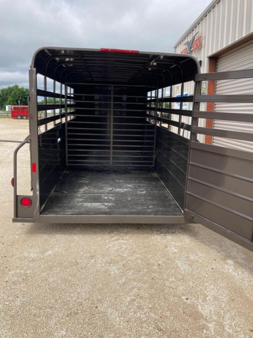 6×16 Horse Livestock Trailer photo 9