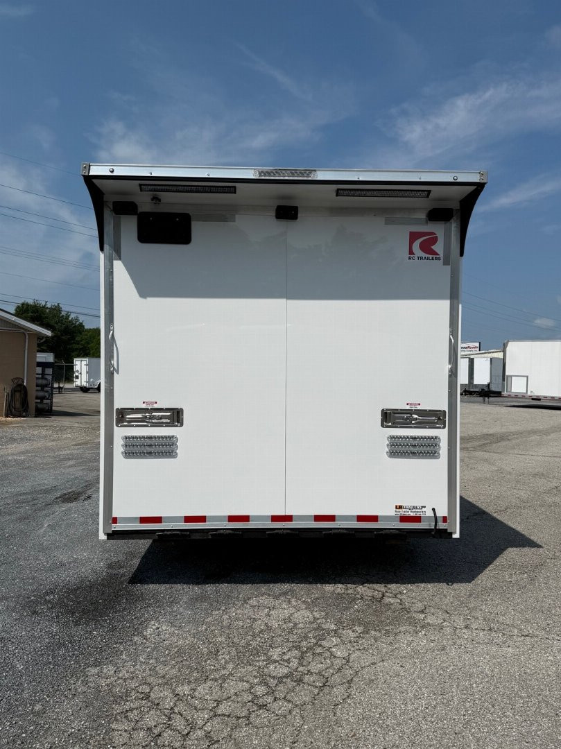 New 2025 RC Trailers 8.5x44 Race Trailer with Bathroom