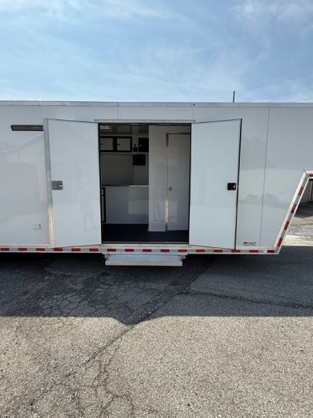 New 2025 RC Trailers 8.5x44 Race Trailer with Bathroom