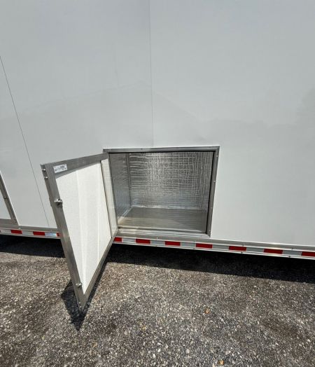 New 2025 RC Trailers 8.5x44 Race Trailer with Bathroom