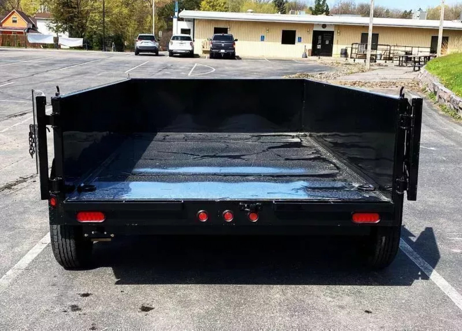 New Heavy Duty Top Hat 77x12 Dump Trailer - 9,990# GVWR w/Scissor Lift!