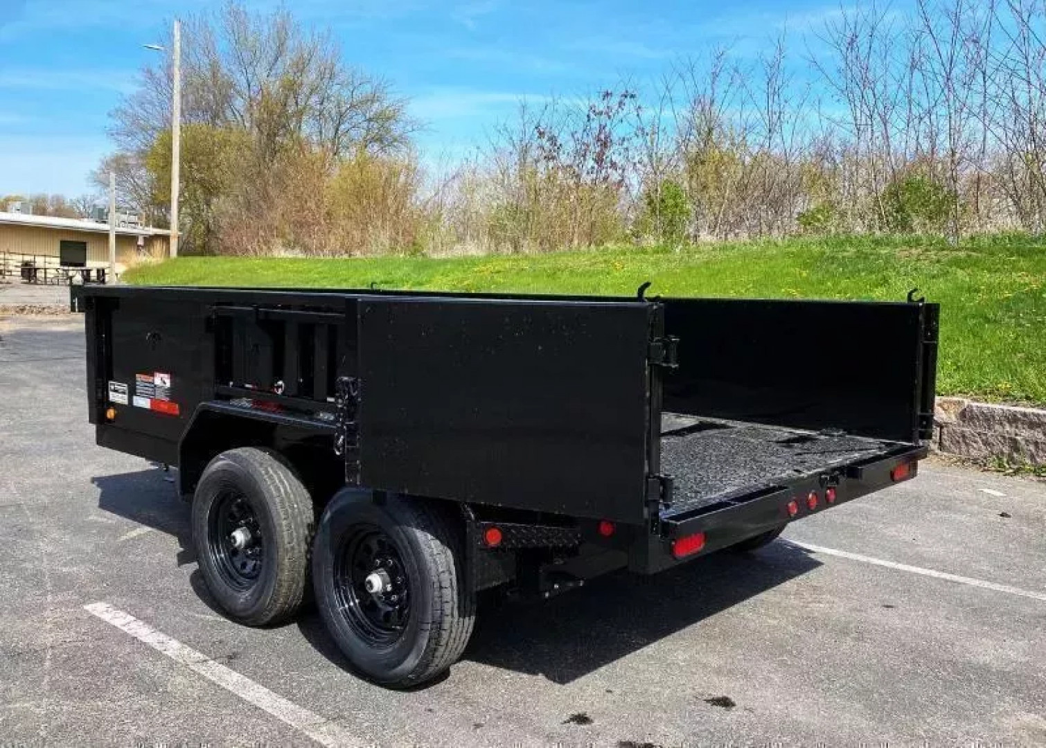 New Heavy Duty Top Hat 77x12 Dump Trailer - 9,990# GVWR w/Scissor Lift!
