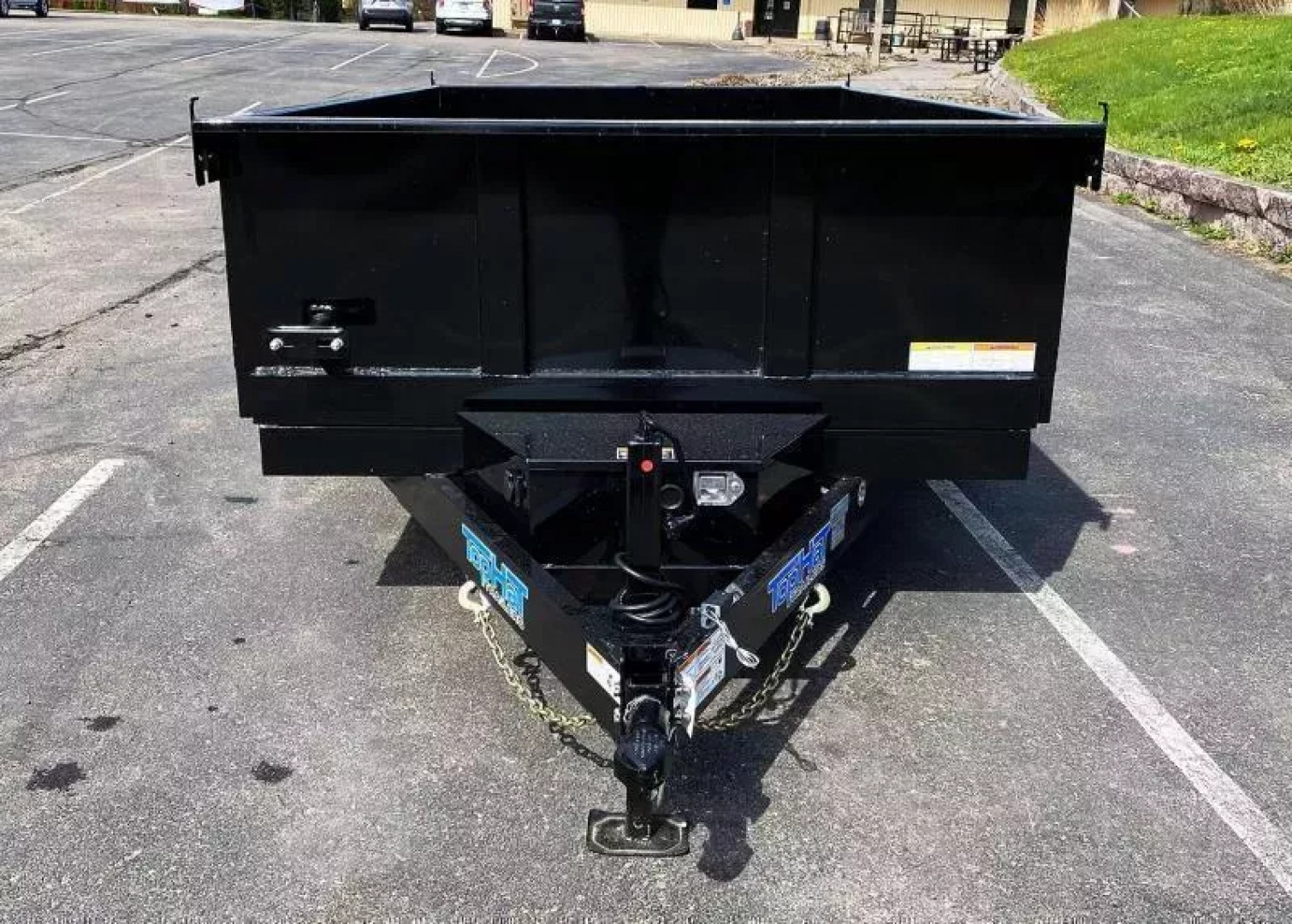 New Heavy Duty Top Hat 77x12 Dump Trailer - 9,990# GVWR w/Scissor Lift!