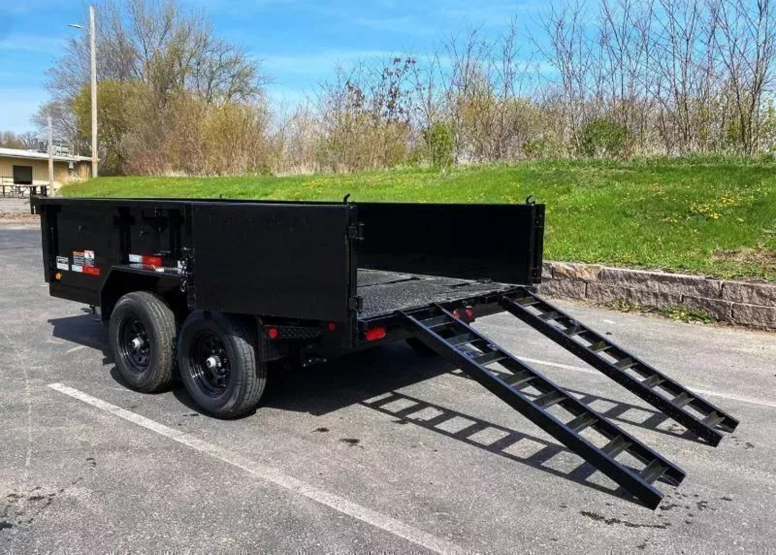 New Heavy Duty Top Hat 77x12 Dump Trailer - 9,990# GVWR w/Scissor Lift!