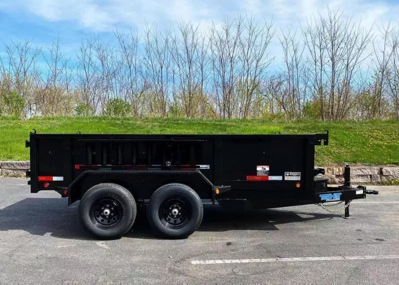 New Heavy Duty Top Hat 77x12 Dump Trailer - 9,990# GVWR w/Scissor Lift!