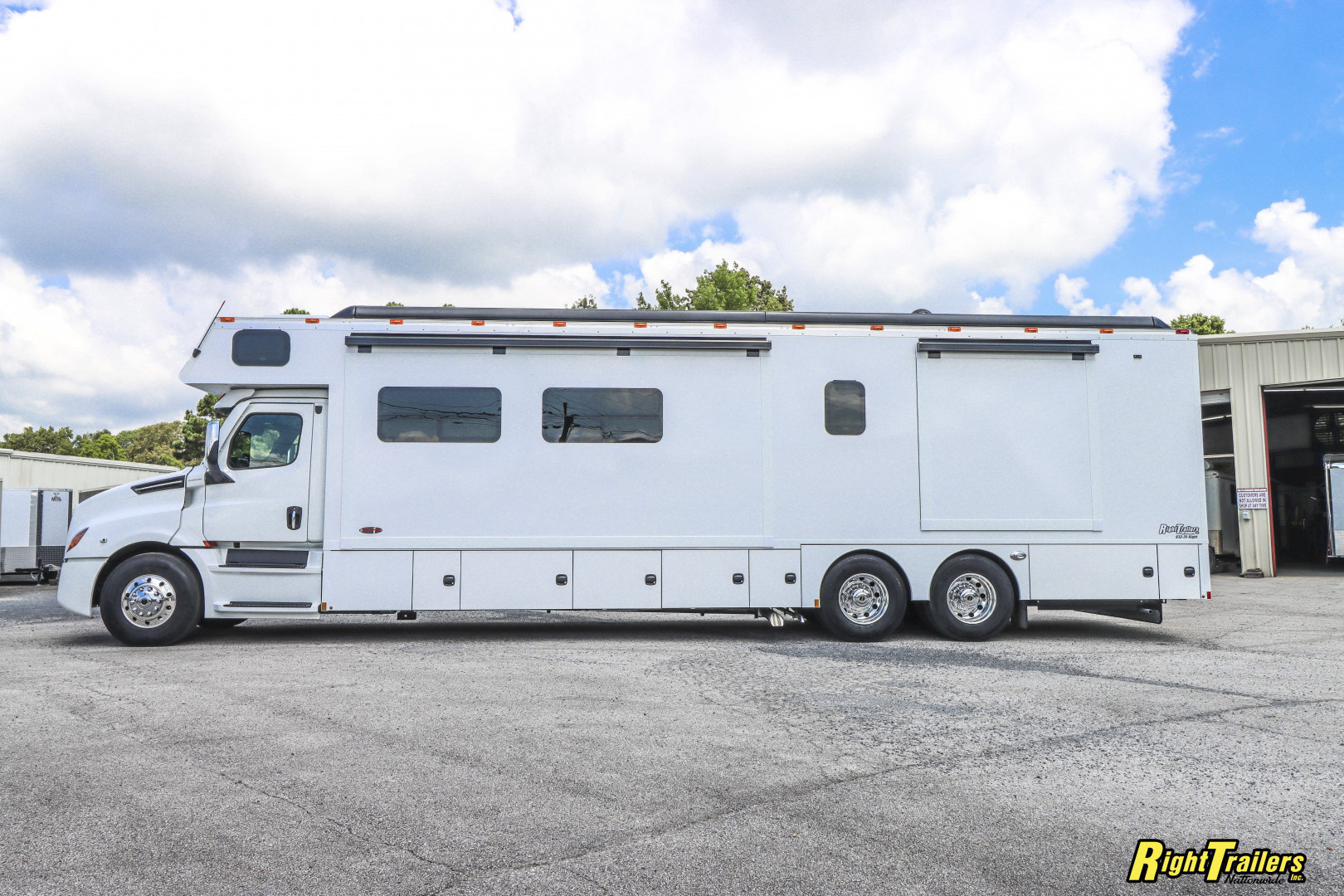 New 2026 Renegade RV Motorhome Renegade 45CME Class C