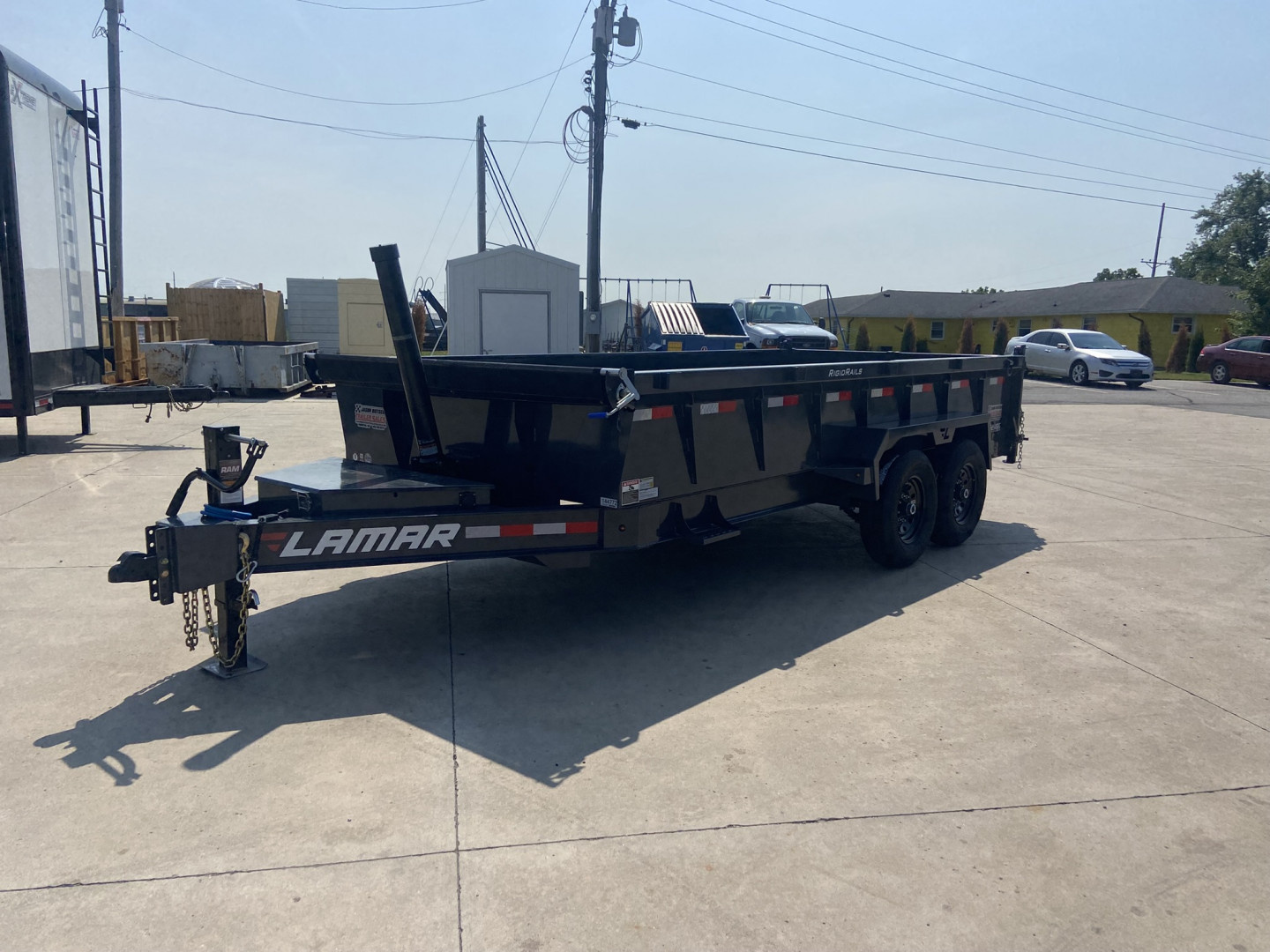 New Lamar 16' Telescopic Dump Trailer