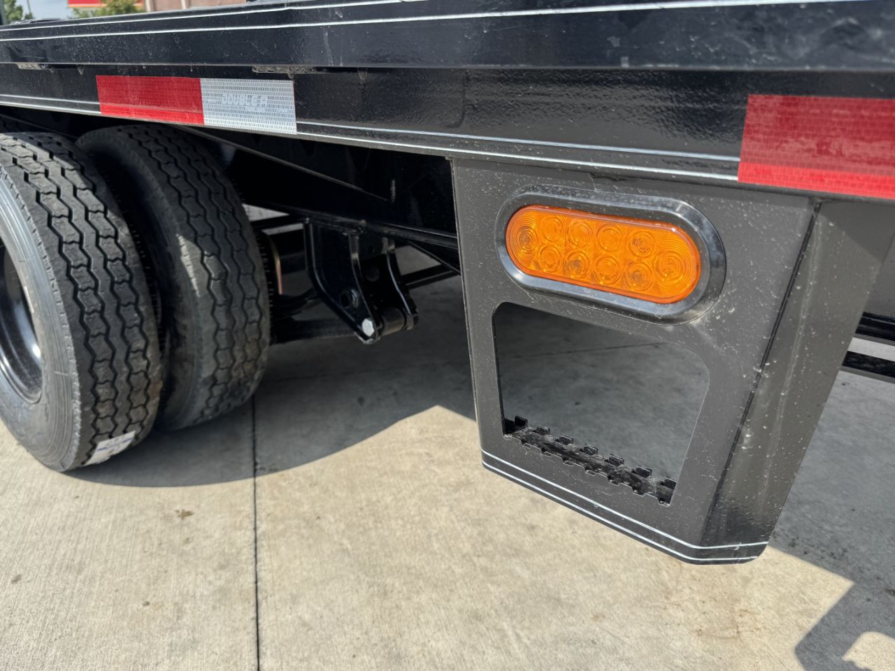 New 2027 Double A 40’ Gooseneck Deckover 35’ plus 5’ x 102” with 2-12K tandem dual axles=26K