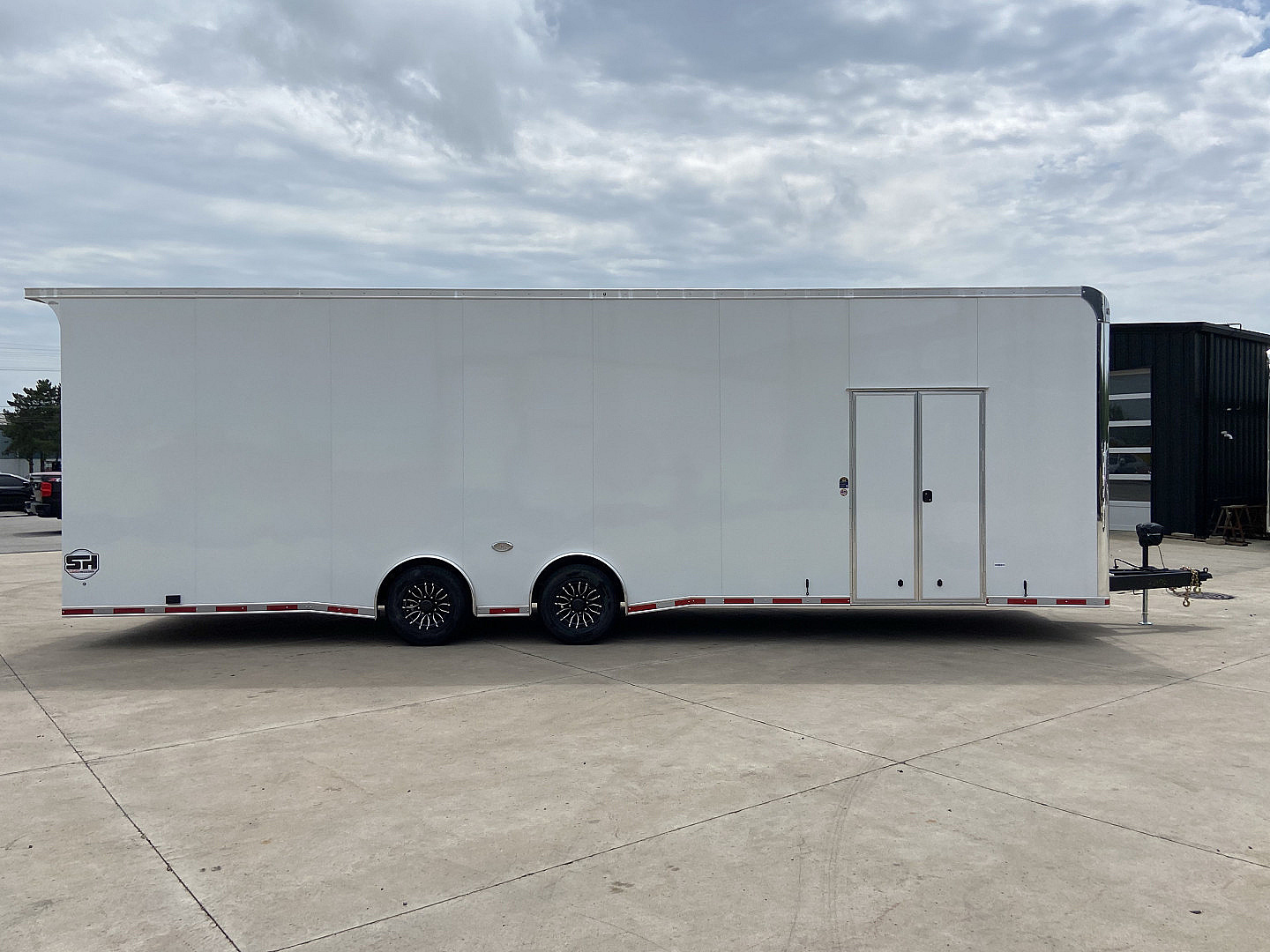 New United Trailers 32' Super Hauler
