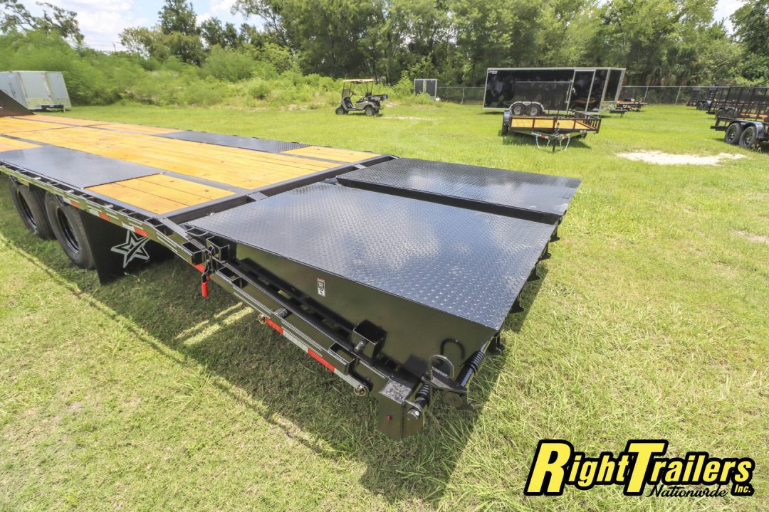 New 2025 8.5X40 DP Platinum Star Gooseneck Equipment Trailer