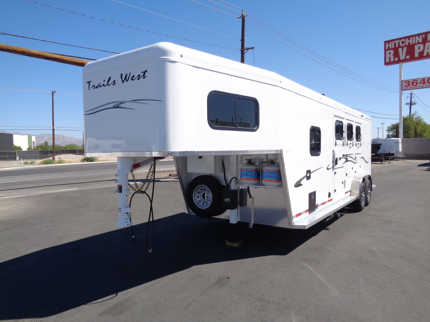 New 2026 Trails West * CLASSIC LQ 3-H * Classic LQ 3-Horse 7x7 Side Tack Goose Neck Horse Trailer *On Order*