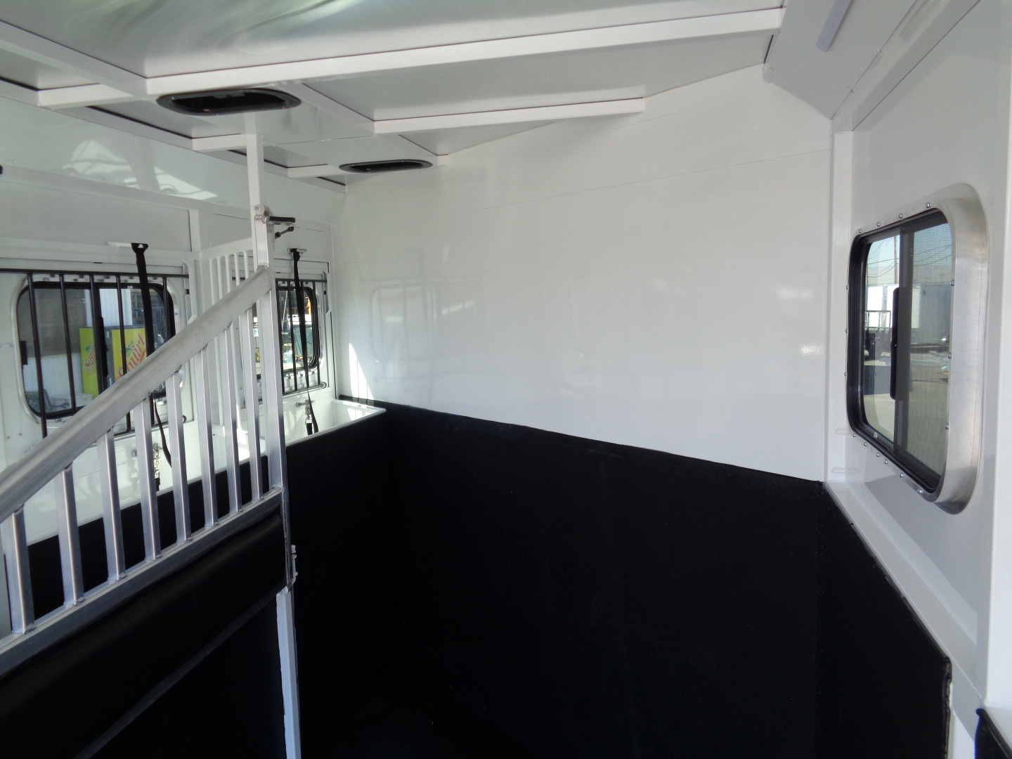 New 2026 Trails West * CLASSIC LQ 3-H * Classic LQ 3-Horse 7x7 Side Tack Goose Neck Horse Trailer *On Order*