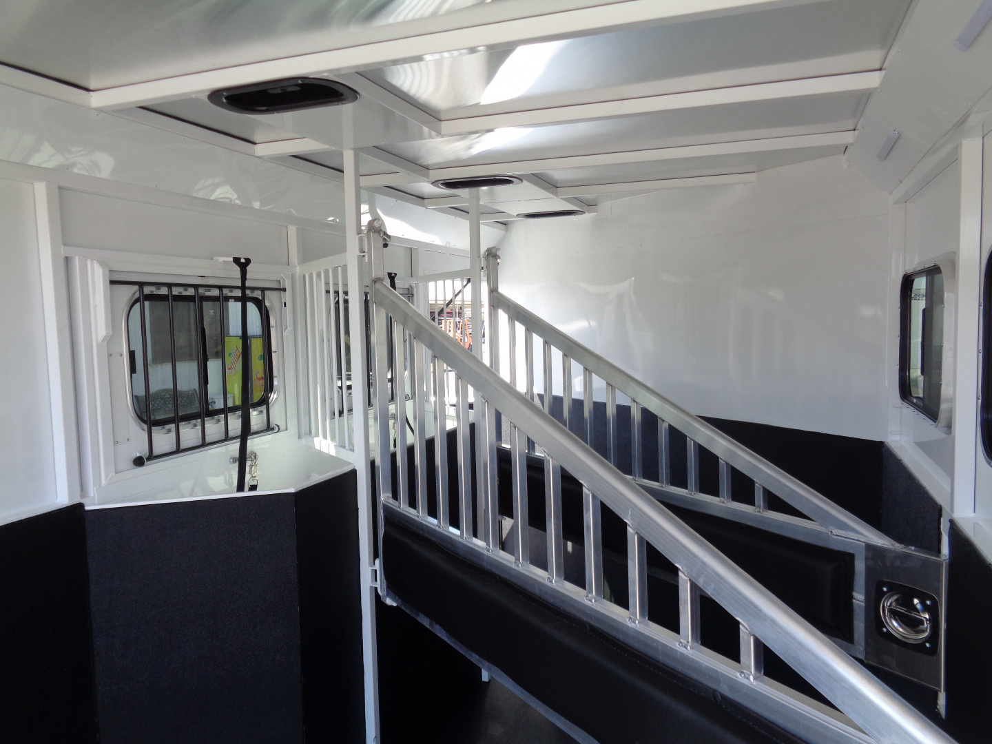 New 2026 Trails West * CLASSIC LQ 3-H * Classic LQ 3-Horse 7x7 Side Tack Goose Neck Horse Trailer *On Order*