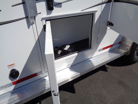New 2026 Trails West * CLASSIC LQ 3-H * Classic LQ 3-Horse 7x7 Side Tack Goose Neck Horse Trailer *On Order*