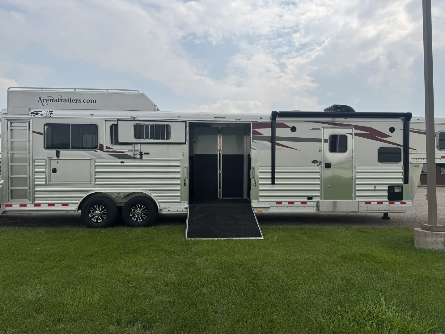 Used 2022 4-Star Trailers 2+1 Trail Boss LQ Horse Trailer
