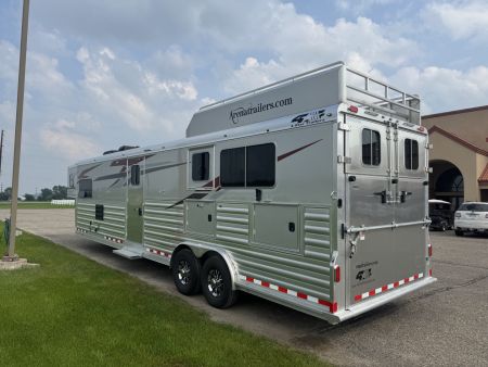 Used 2022 4-Star Trailers 2+1 Trail Boss LQ Horse Trailer
