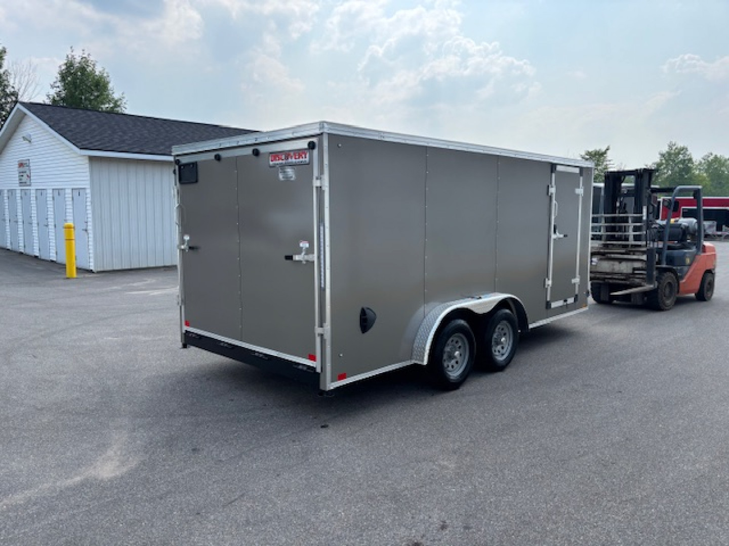 New 2026 Discovery Trailers 7.5x16 Enclosed Trailer V-Nose Ramp Door