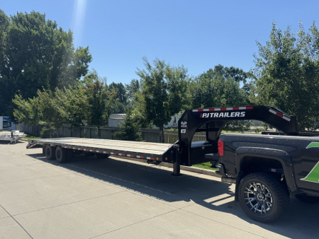Used LIKE New 2024 PJ 36’ Gooseneck Deckover 31’ plus 5’ x 102” with 2-12K tandem dual axles=26K
