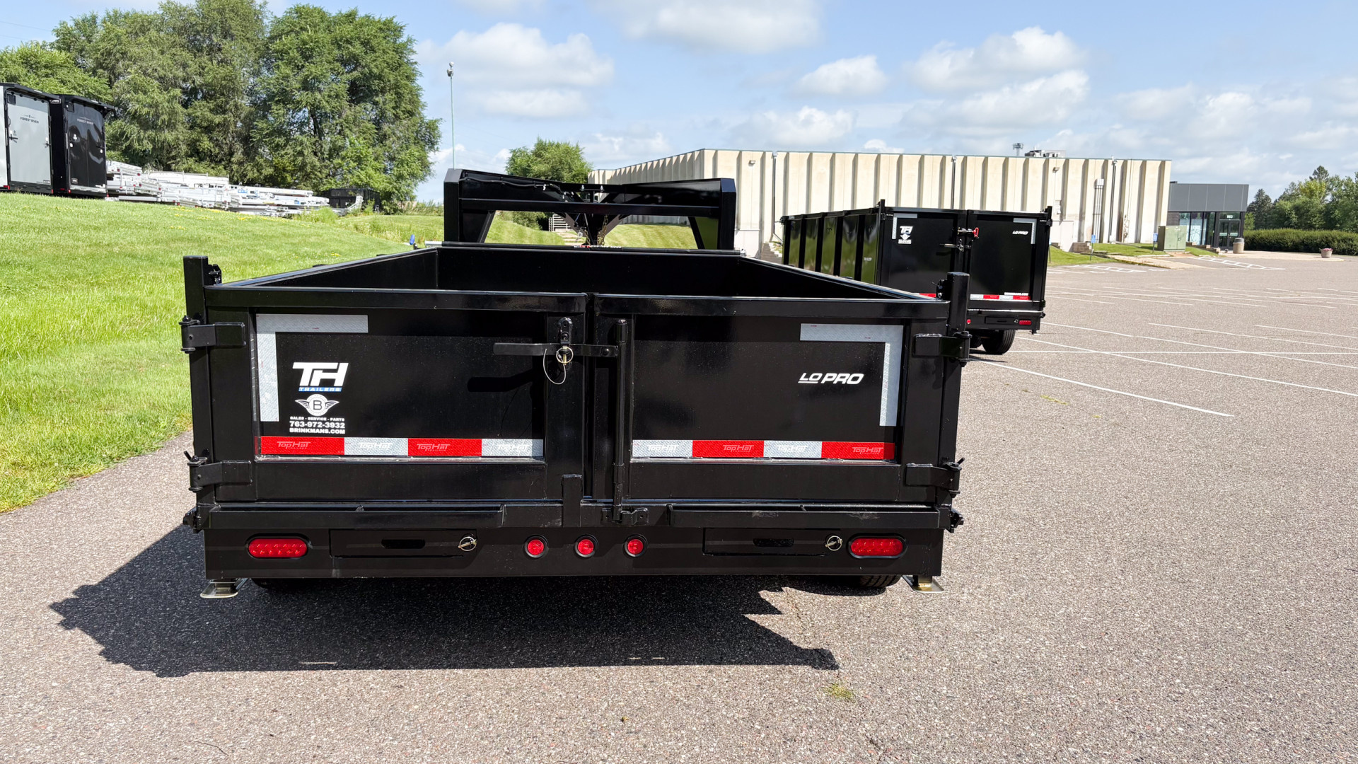 New 2025 Top Hat7x14 Gooseneck Dump Trailer!