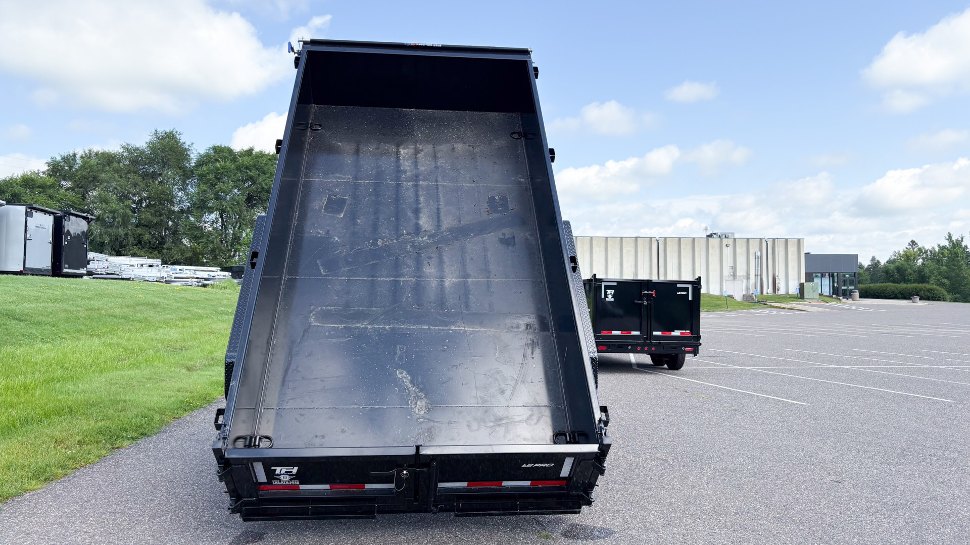 New 2025 Top Hat7x14 Gooseneck Dump Trailer!