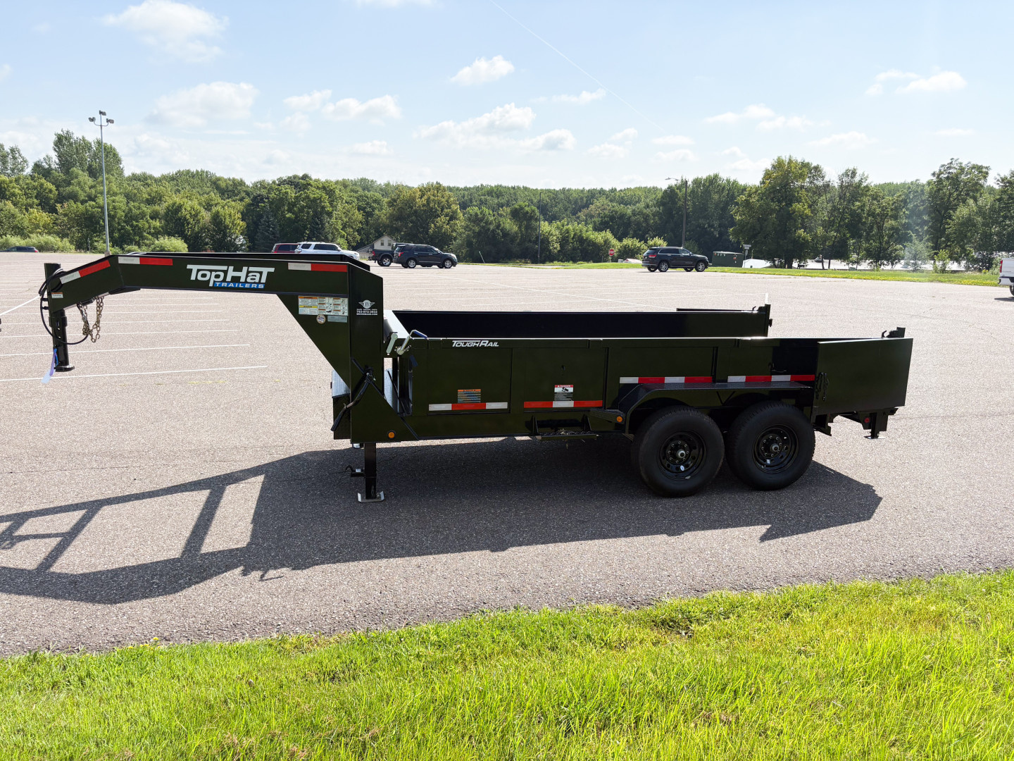 New 2025 Top Hat7x14 Gooseneck Dump Trailer!