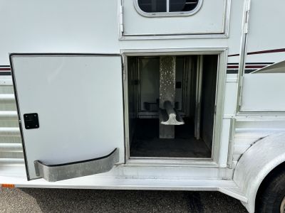 Used 2006 4-Star Trailers 2H BP Str. Load w/ Mangers Horse Trailer