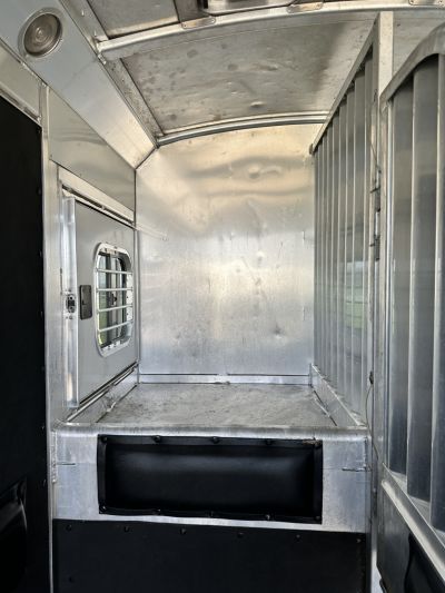 Used 2006 4-Star Trailers 2H BP Str. Load w/ Mangers Horse Trailer