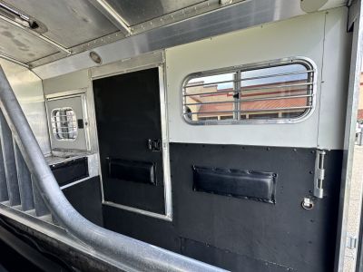 Used 2006 4-Star Trailers 2H BP Str. Load w/ Mangers Horse Trailer