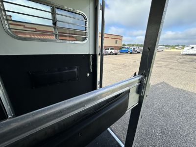 Used 2006 4-Star Trailers 2H BP Str. Load w/ Mangers Horse Trailer