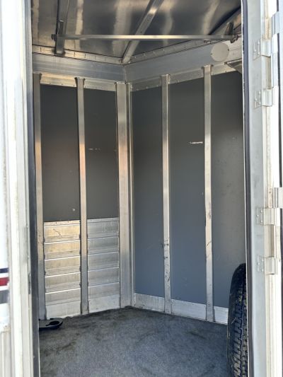 Used 2006 4-Star Trailers 2H BP Str. Load w/ Mangers Horse Trailer