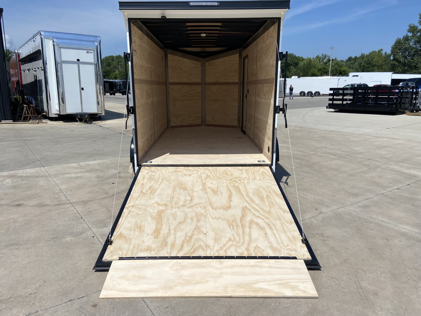 7K Enclosed Cargo Trailer photo 6