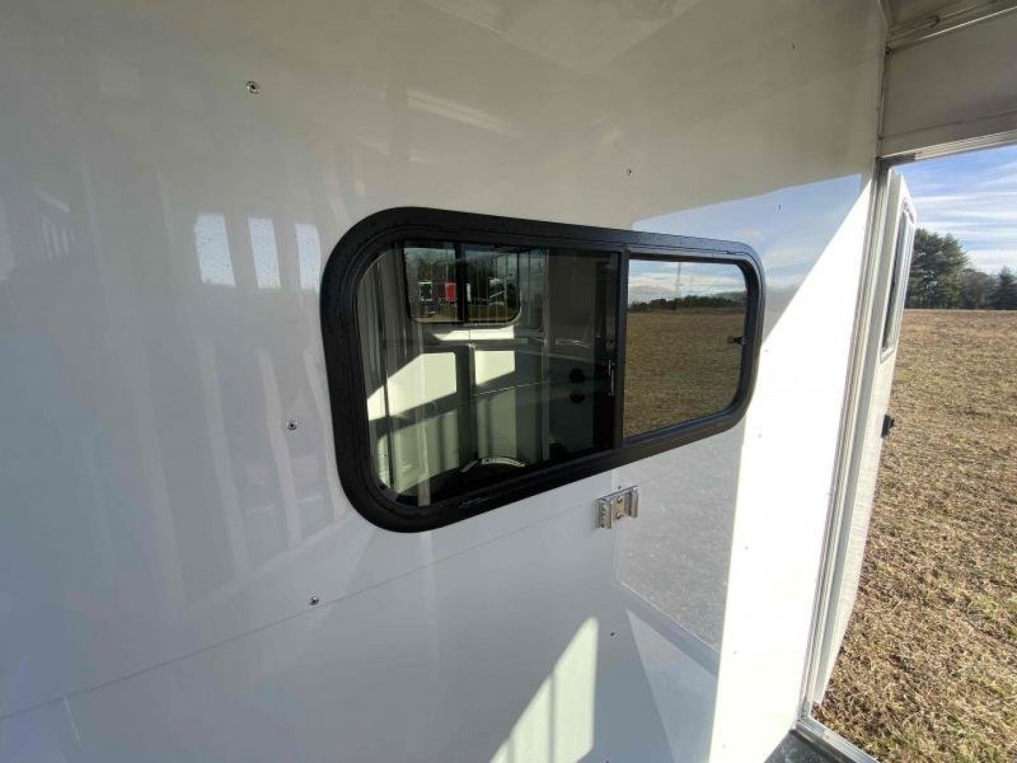 New 2027 Sundowner Trailers CHARTER TR SE 2H BP Horse Trailer