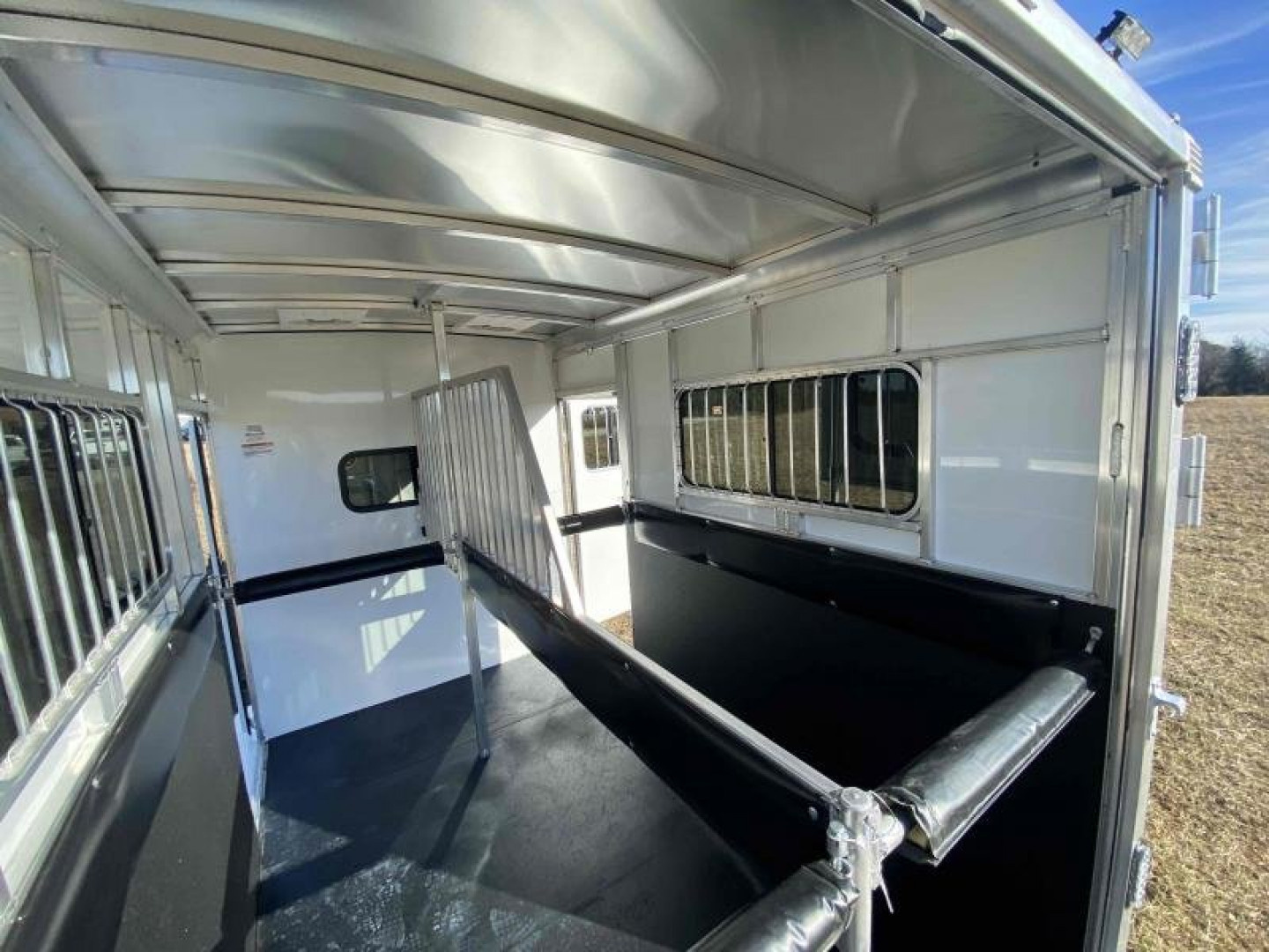 New 2027 Sundowner Trailers CHARTER TR SE 2H BP Horse Trailer