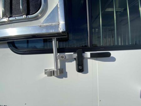 New 2027 Sundowner Trailers CHARTER TR SE 2H BP Horse Trailer