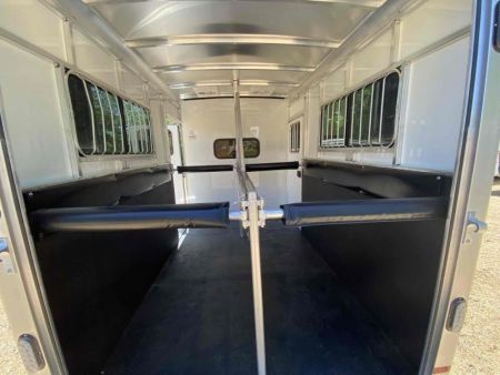 New 2027 Sundowner Trailers CHARTER TR SE 2H BP Horse Trailer
