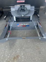Used 2023 B and W Trailer Hitches RVK3270 Truck
