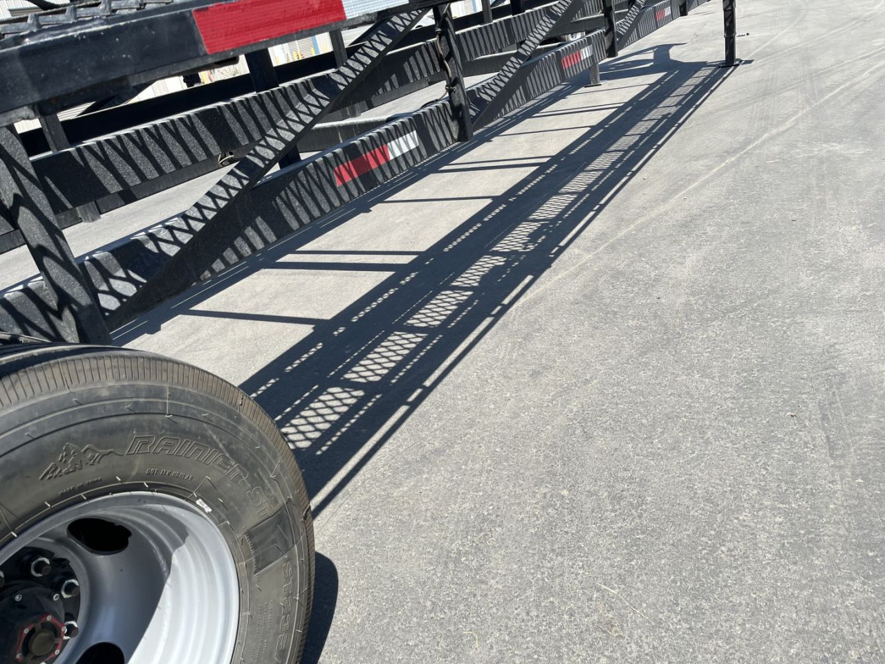 Used 2024 Silverback Trailers CT40FBD Car Hauler