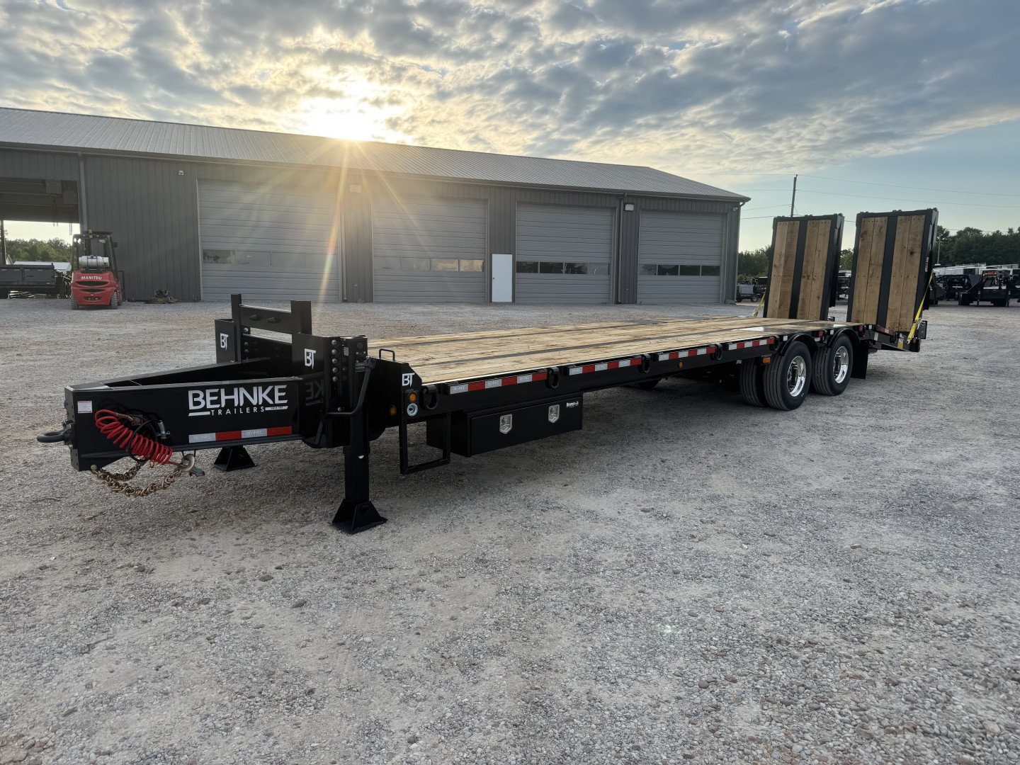New 2026 Behnke 102"x31' 20 TON Pintle Hitch Tag Trailer *HYD BI FOLD RAMPS*