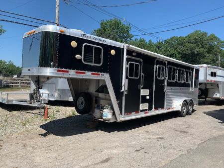 Used 2007 Featherlite Trailers 4h Slant GN LQ Horse Trailer