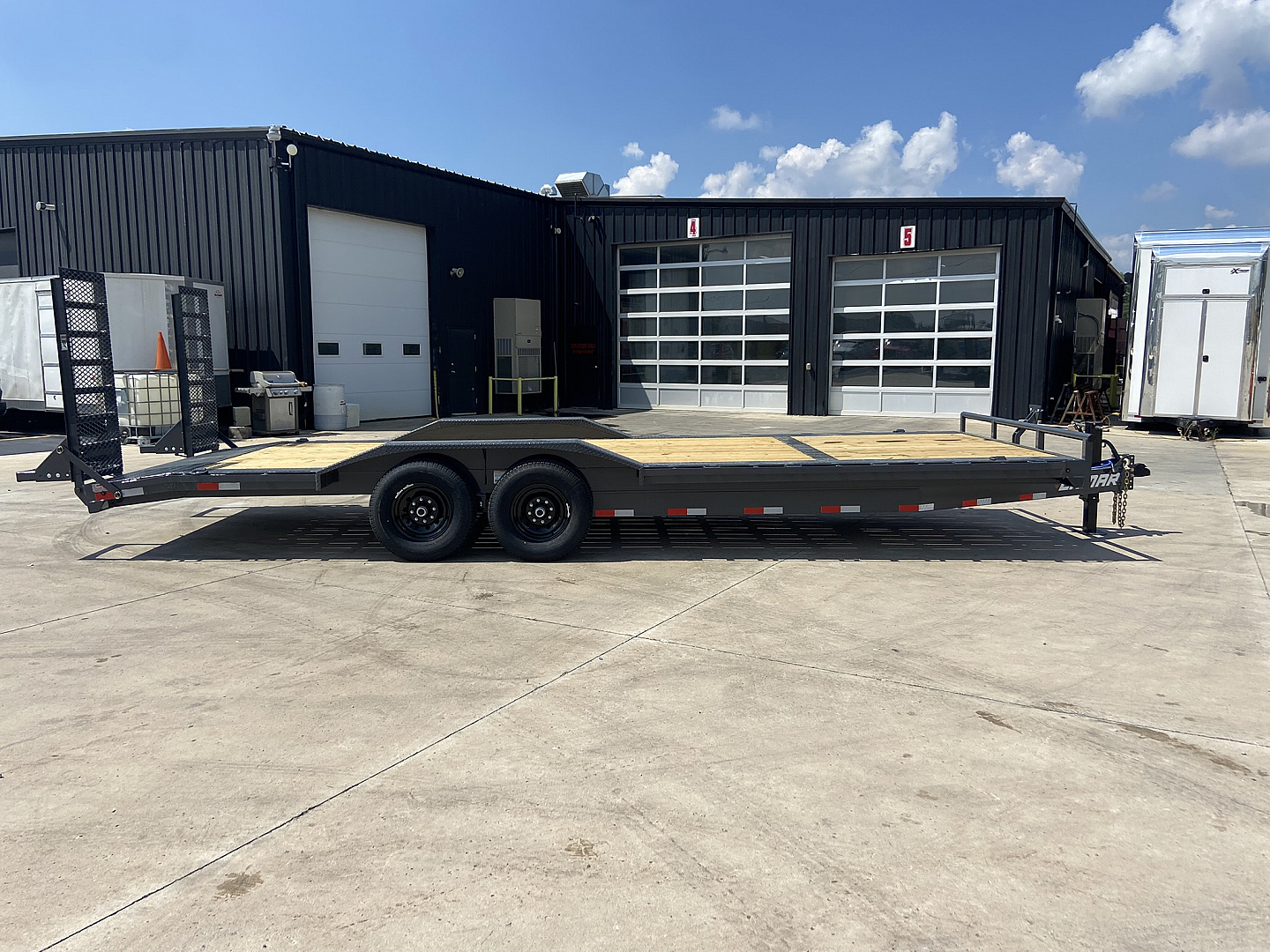 New Lamar 24' Equipment Trailer
