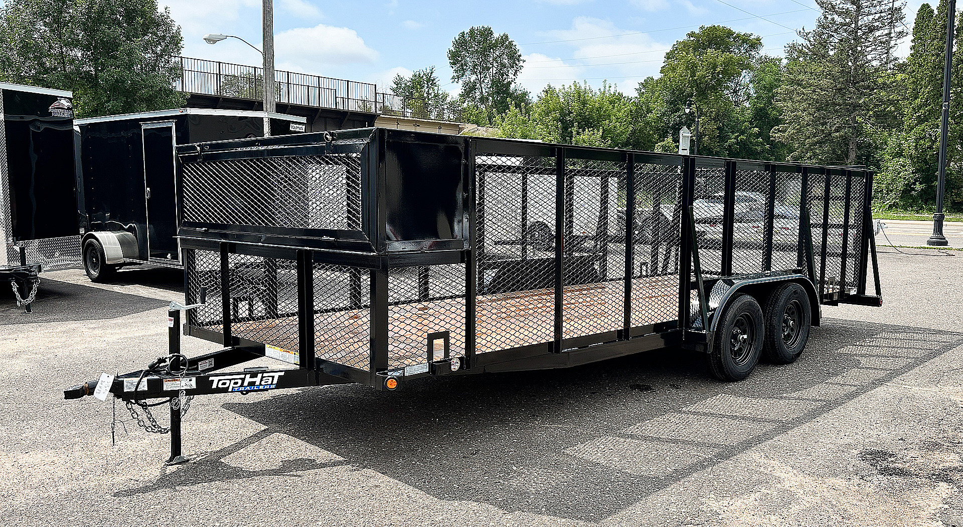 New Top Quality Top Hat 20x83 Landscape Trailer