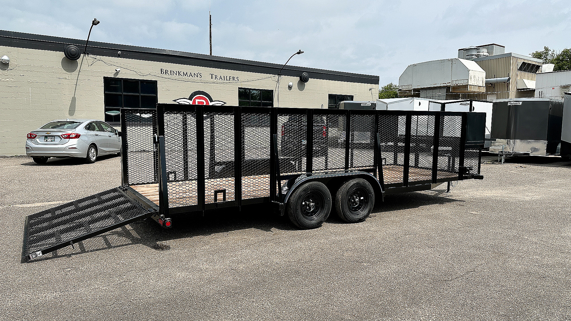 New Top Quality Top Hat 20x83 Landscape Trailer