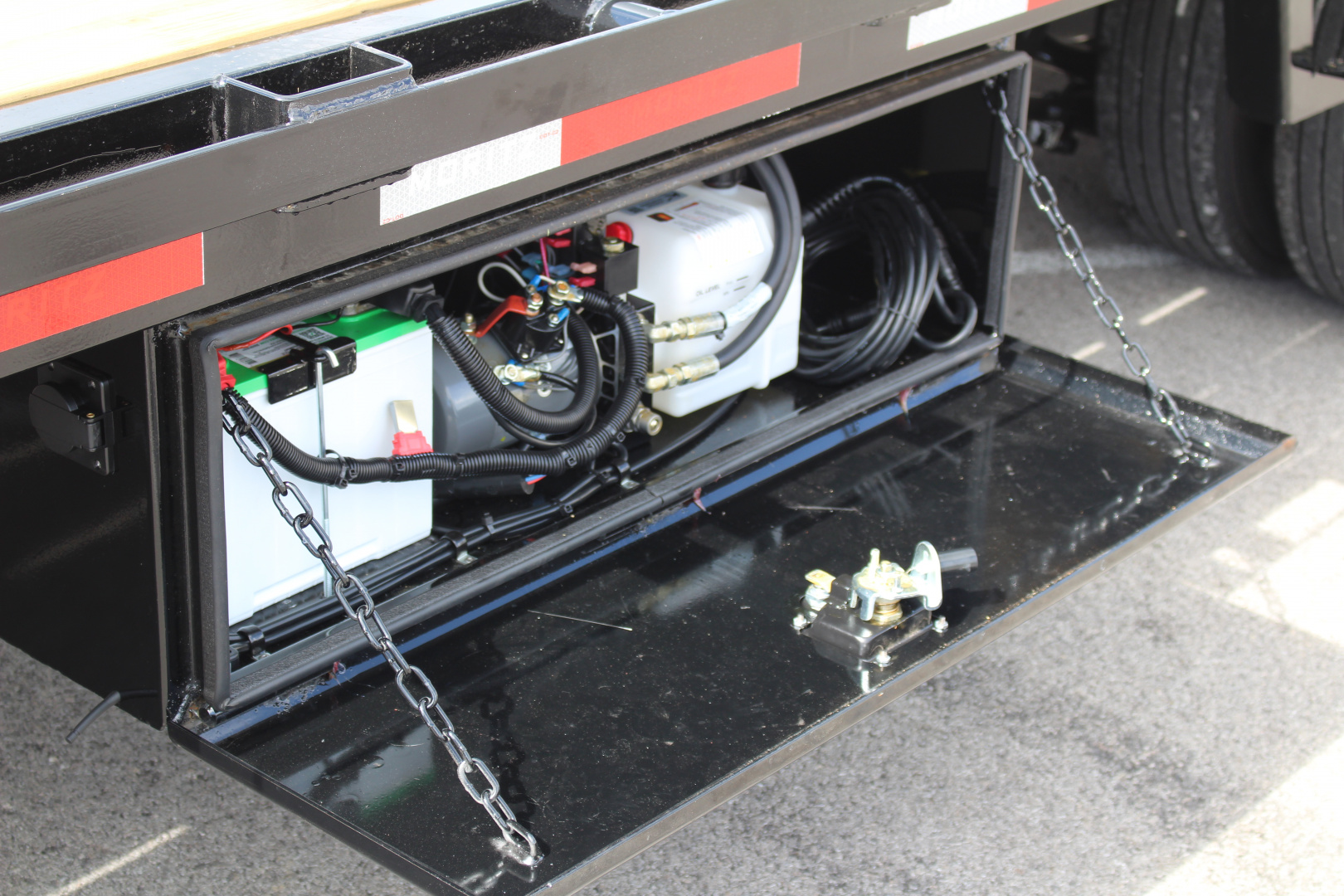 New 2025 Moritz FDGH Hydraulic Tail 34' GOOSENECK Deckover Flatbed Trailer- 25900# GVW