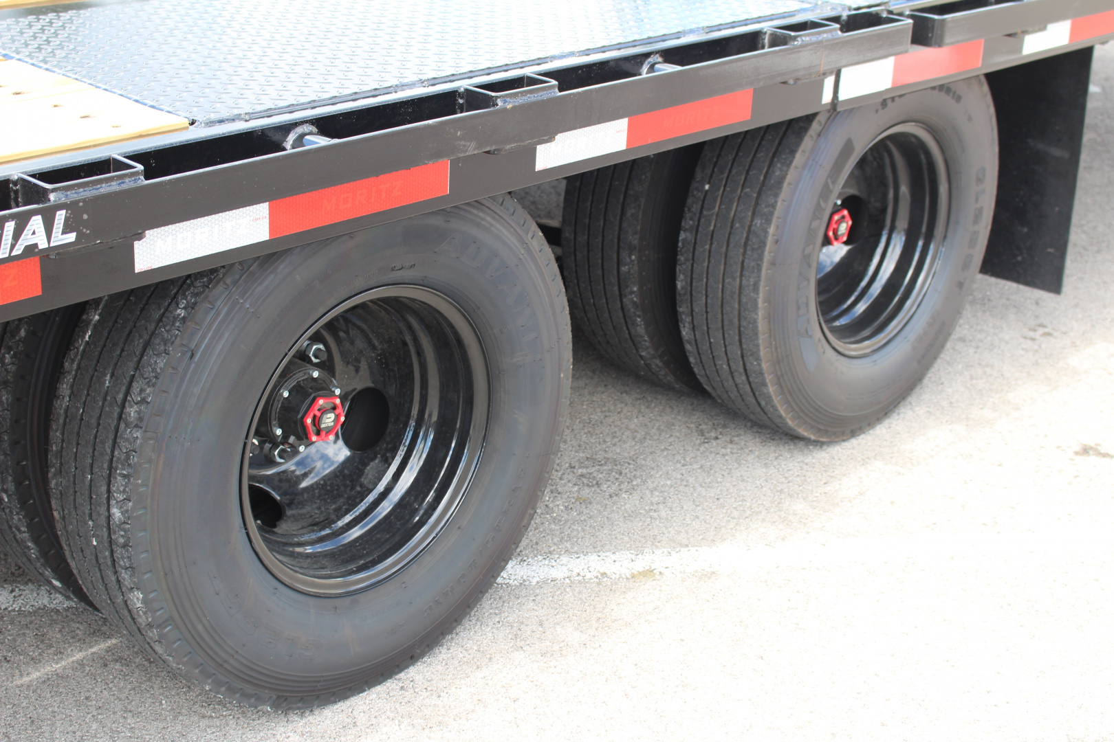 New 2025 Moritz FDGH Hydraulic Tail 34' GOOSENECK Deckover Flatbed Trailer- 25900# GVW