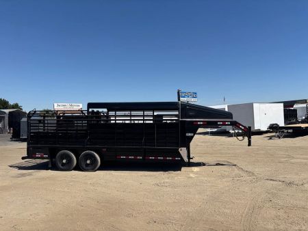 New 2025 GR Trailers 20' Gooseneck Metal Half Top Horse