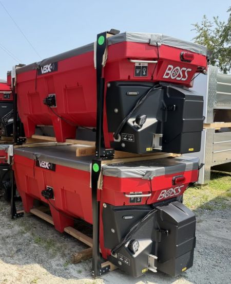 New 2026 BOSS 3 cu yd Poly (VBX9000+) Hopper Salt Spreader