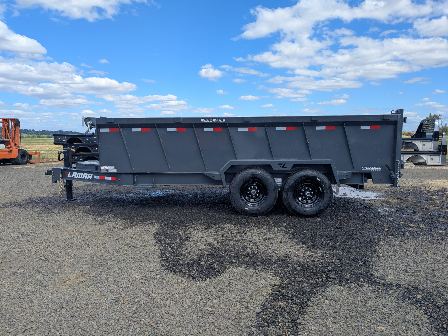 New 2025 LAMAR TRAILERS 83" x 16' -14K Dump Trailer 36" SIDES