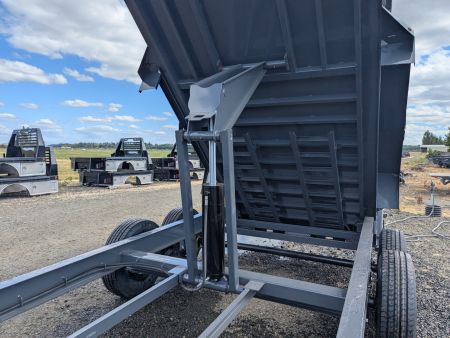 New 2025 LAMAR TRAILERS 83" x 16' -14K Dump Trailer 36" SIDES