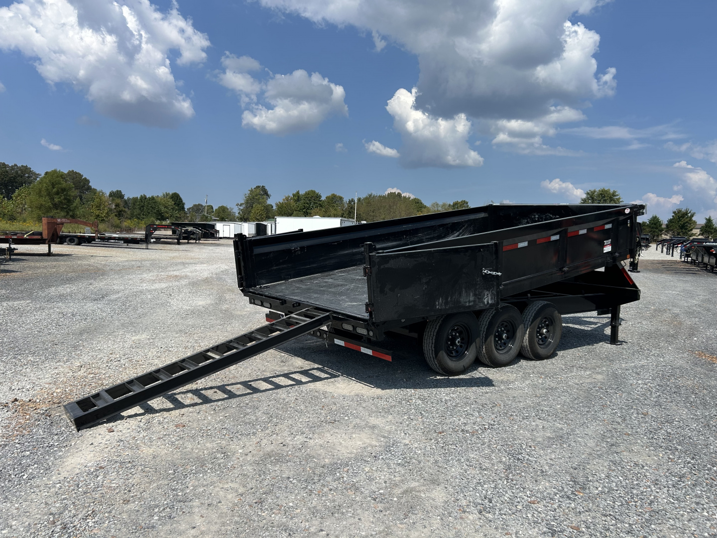 New 2026 MAXXD 96"X16' 21K Deckover Gooseneck Dump Trailer